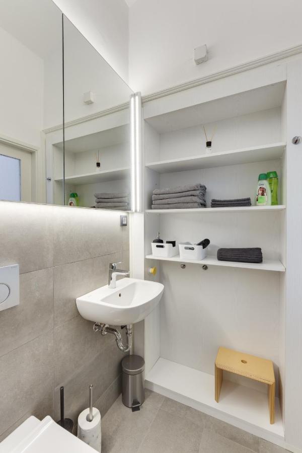 City Center Apartment With Parking 류블랴나 외부 사진