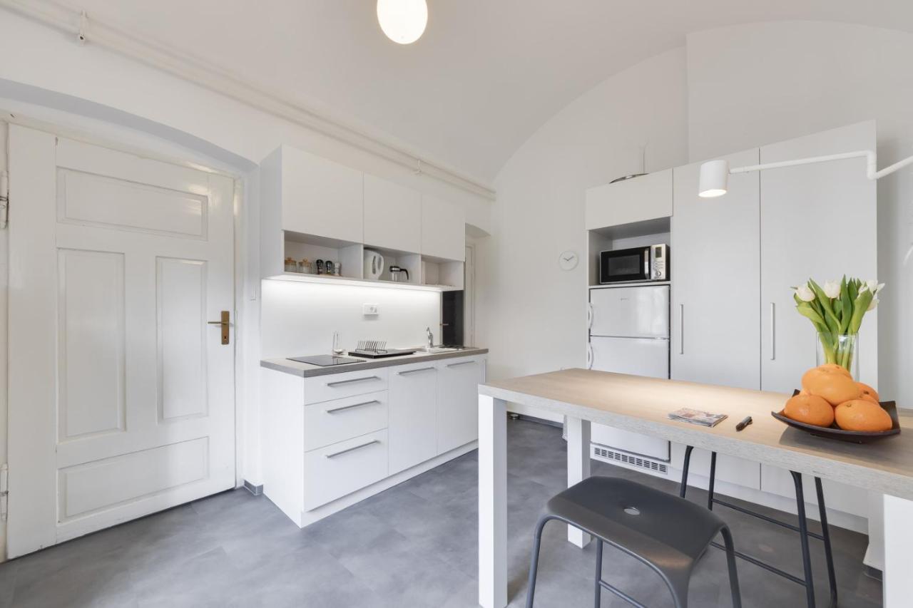 City Center Apartment With Parking 류블랴나 외부 사진